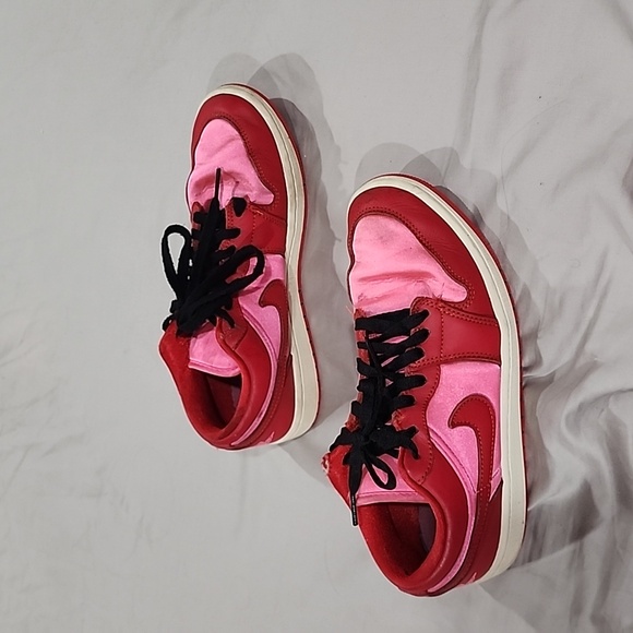 Women air jordan pink/red shoes size 8.5 - Picture 4 of 11